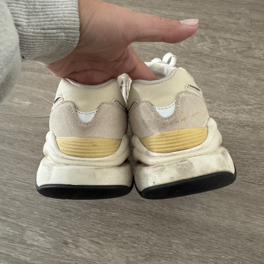 New Balance 57/40 Sea Salt Sneakers Women’s 6.5 - Picture 5 of 8